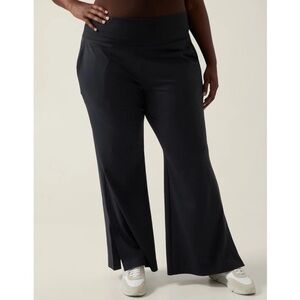 ATHLETA Venice Flare Pant Black Zip Pockets Size 2X NWT $119 Plus Size Stretchy